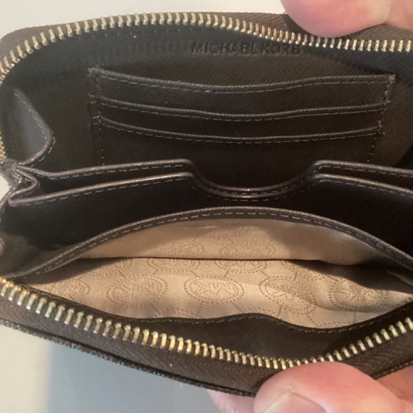 Michael Kors Signature logo Wristlet Wallet - Picture 10 of 11